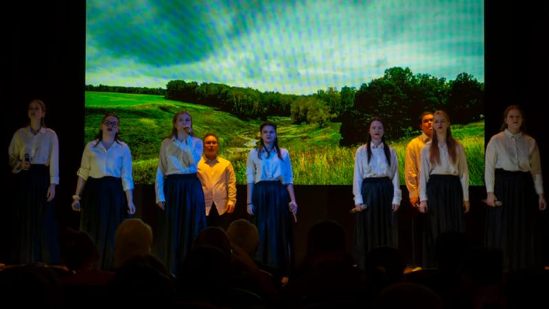 Фотоальбом второго конкурсного дня фестиваля «Золотой Орфей»