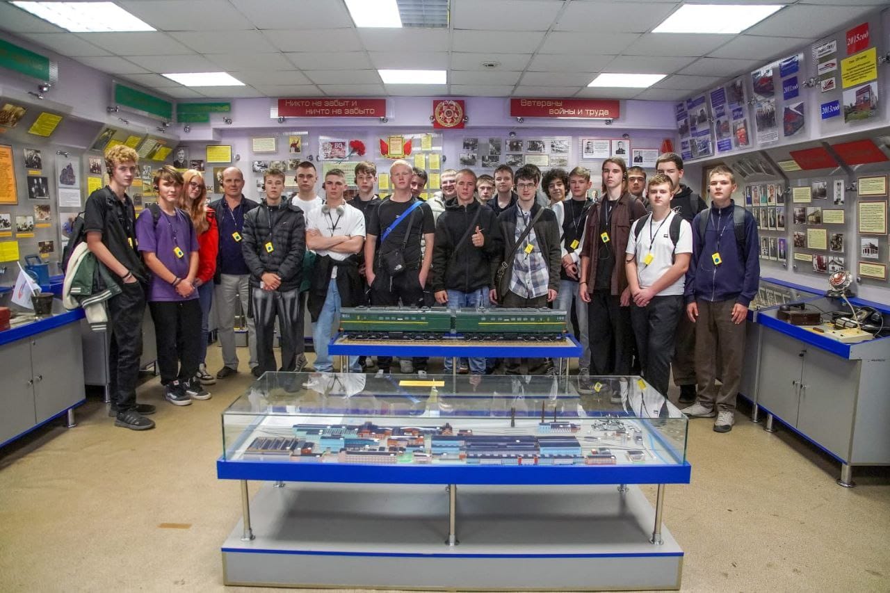 Посещение Уссурийского локомотиворемонтного завода группой 111