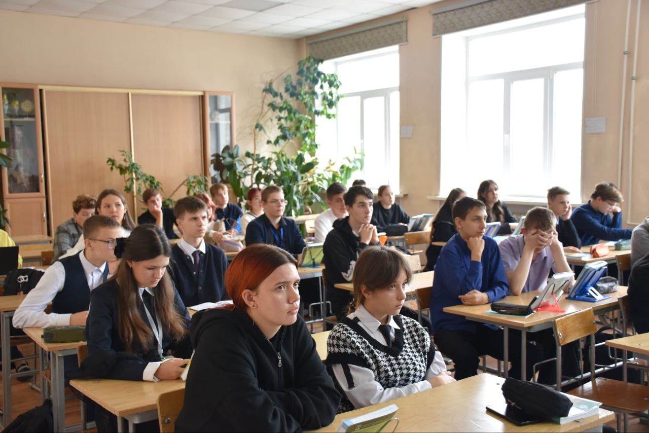 Всероссийский классный час "Профессионалитет" в МБОУ СОШ №14