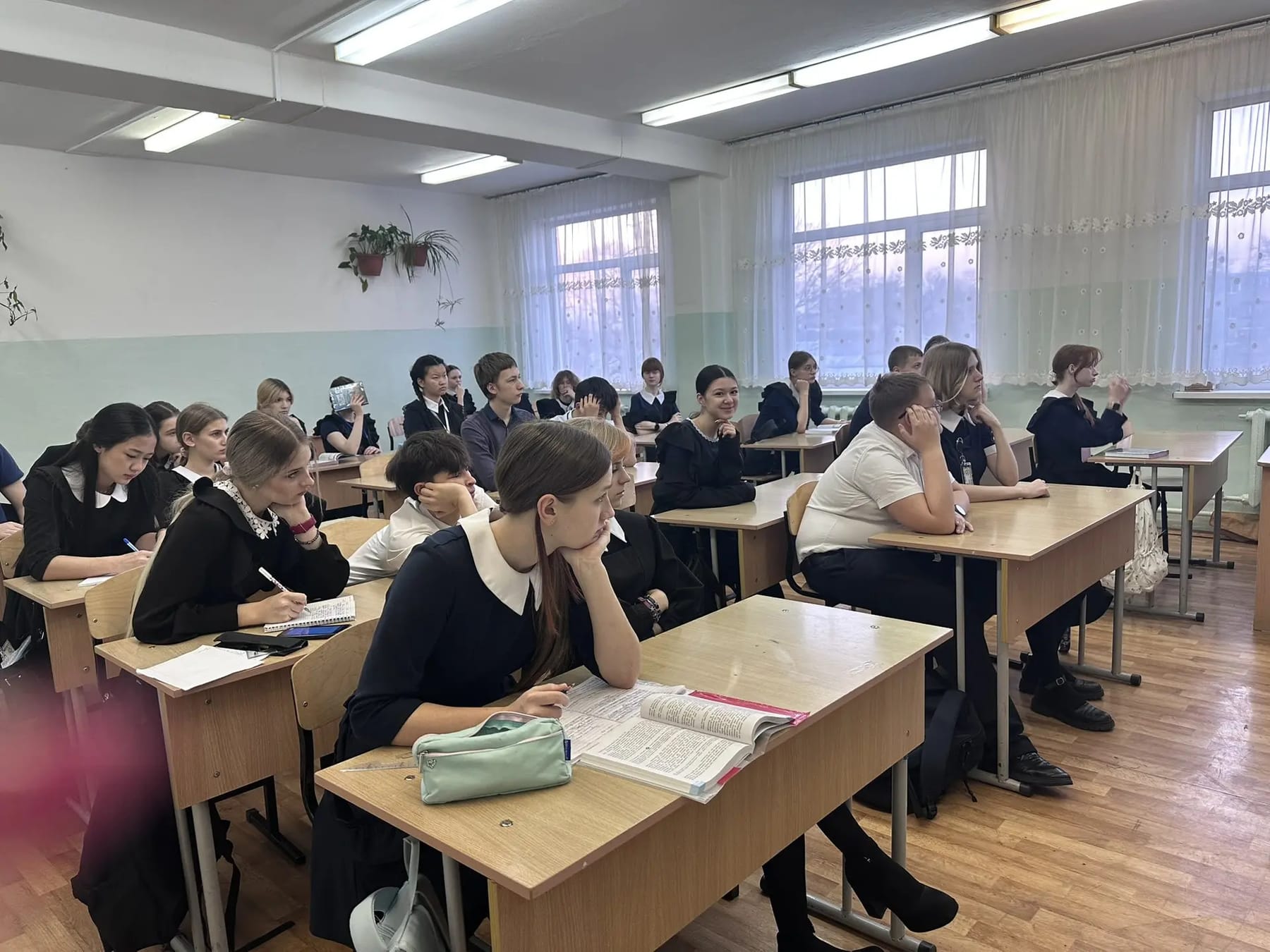 Классный час «Я юрист» для школьников 9Г класса (30 человек) МАОУ СОШ №25