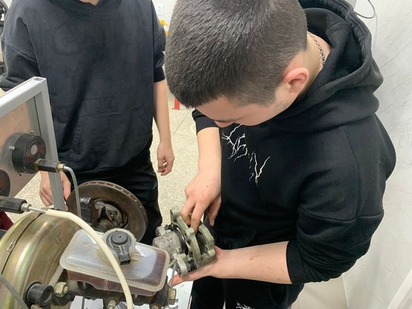 Конкурс профессионального мастерства «Лучший слесарь»