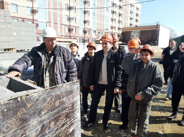 Экскурсия для школьников в ООО СЗ «Уссурэнергострой»