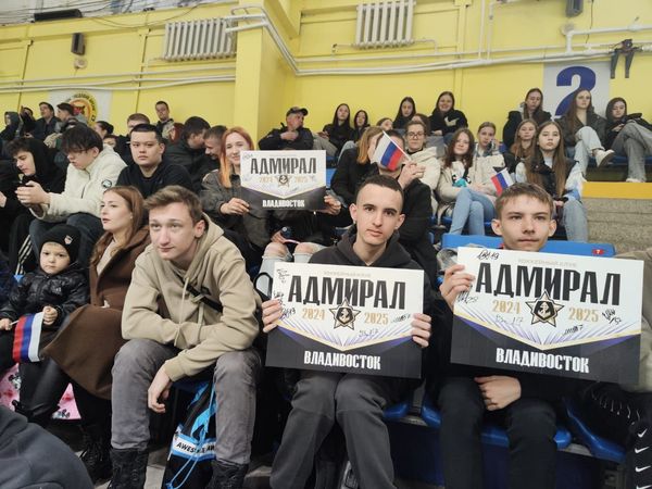 Участие студентов в торжественном открытии турнира по хоккею среди силовых структур